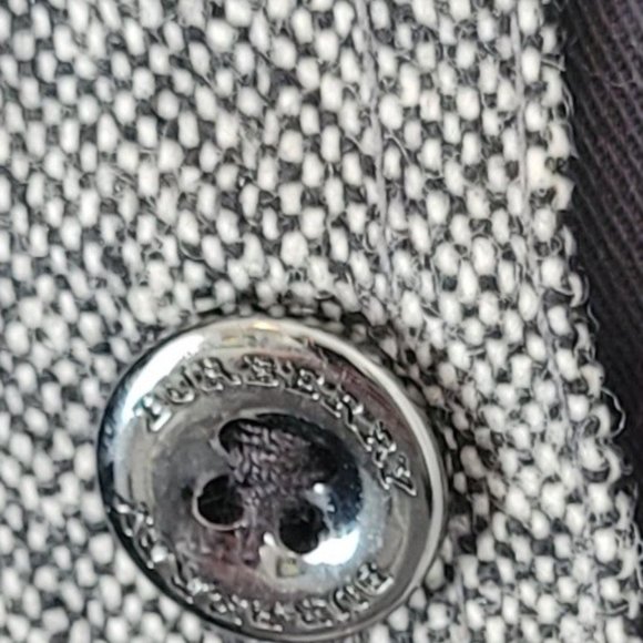 Burberry black and classic plaid short skirt. Waist 14’ and 16’ in length - Picture 2 of 8